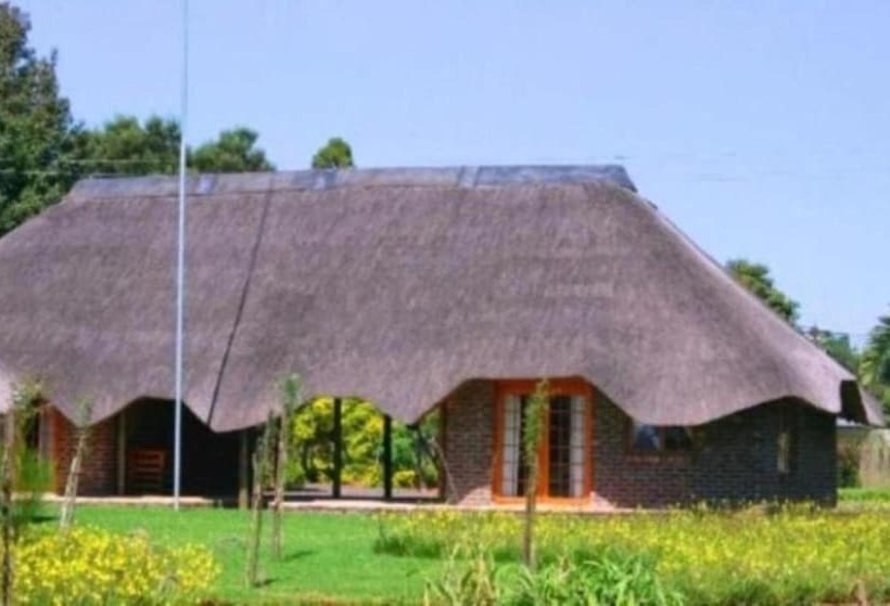 Bed & Breakfast African Flair Country Lodge