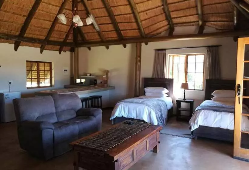 تختخواب و صبحانه African Flair Country Lodge