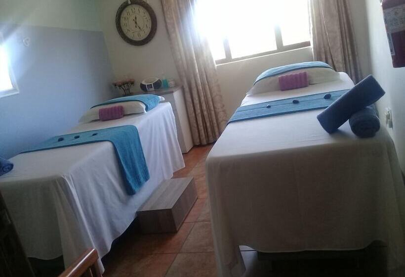 Bed and Breakfast Sugar Beach Resort