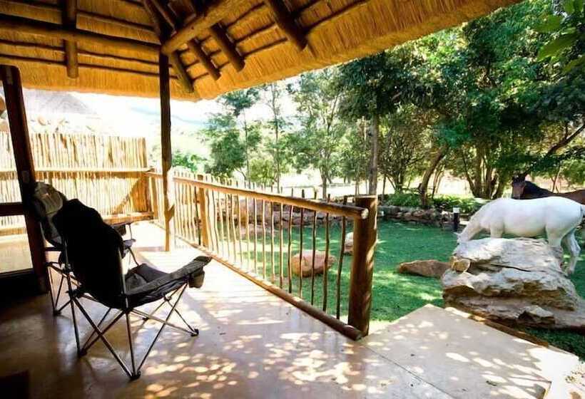 Caracal Lodge