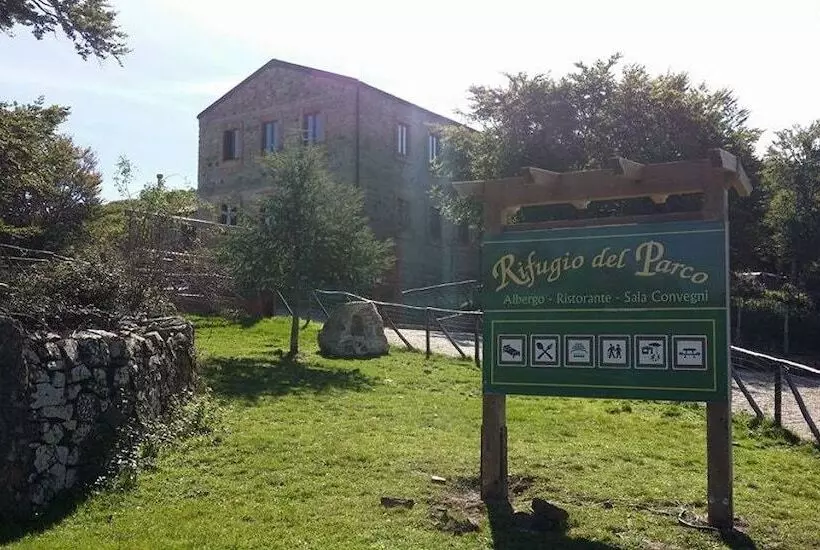 簡易ホテル Rifugio Del Parco