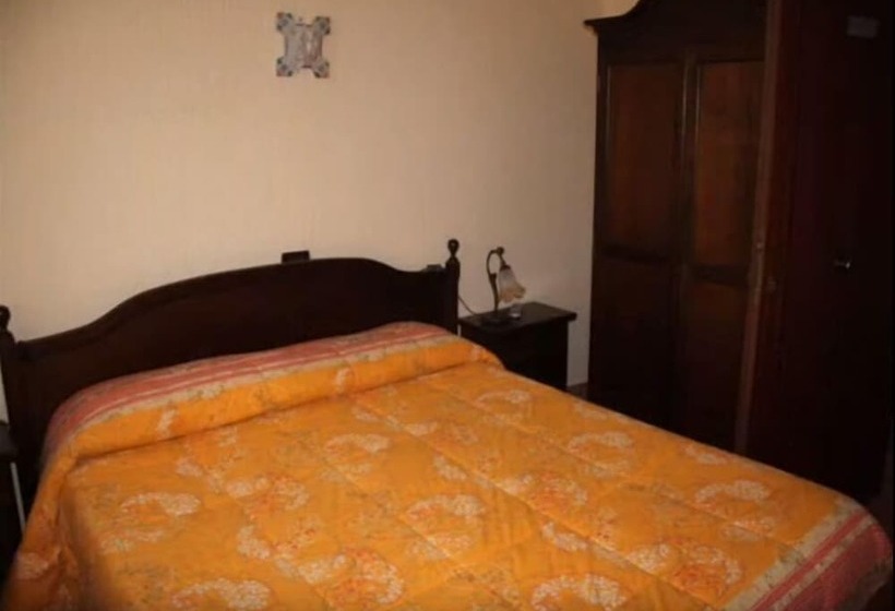 簡易ホテル Rifugio Del Parco