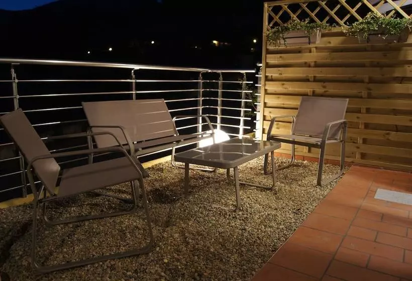 Hostelli Riviera Hub