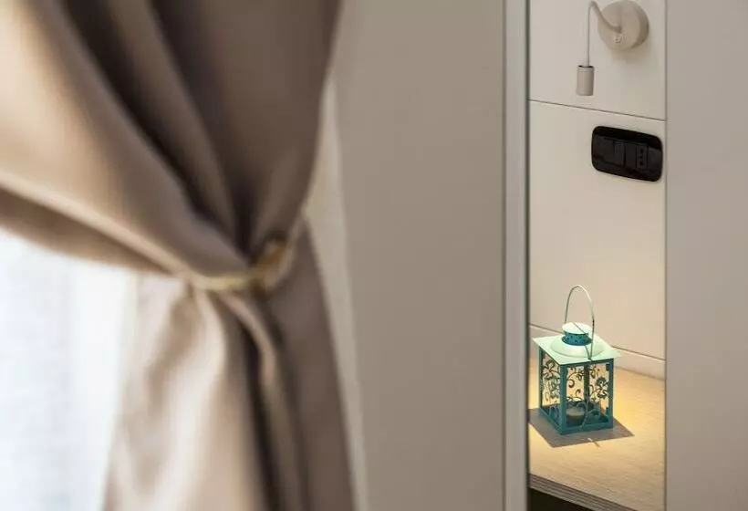 Hostelli Riviera Hub