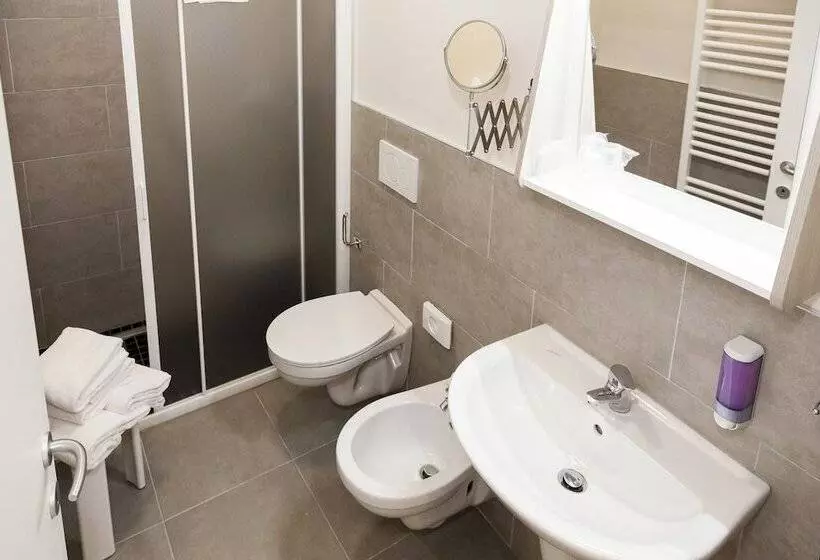 Hostelli Riviera Hub