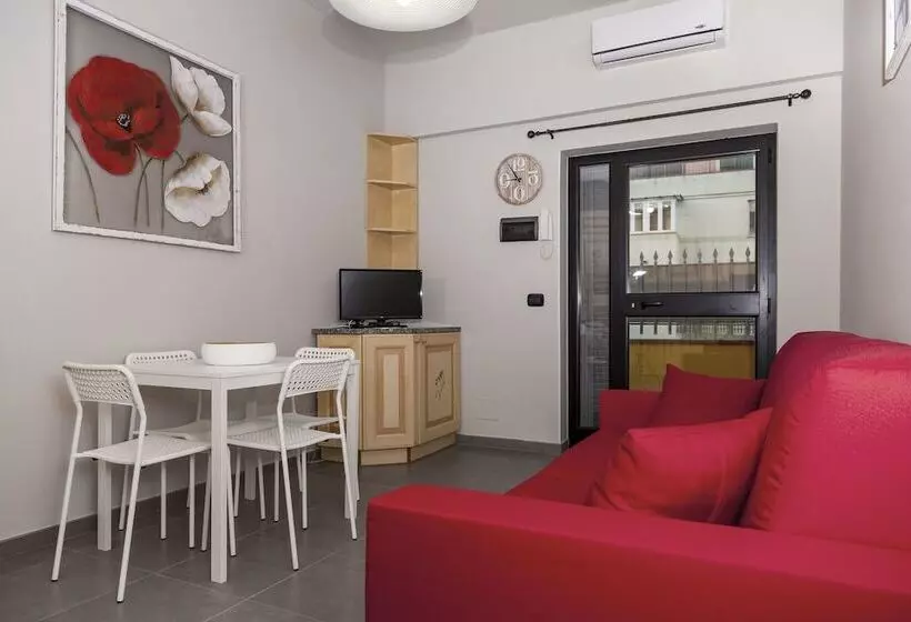 Hostelli Riviera Hub