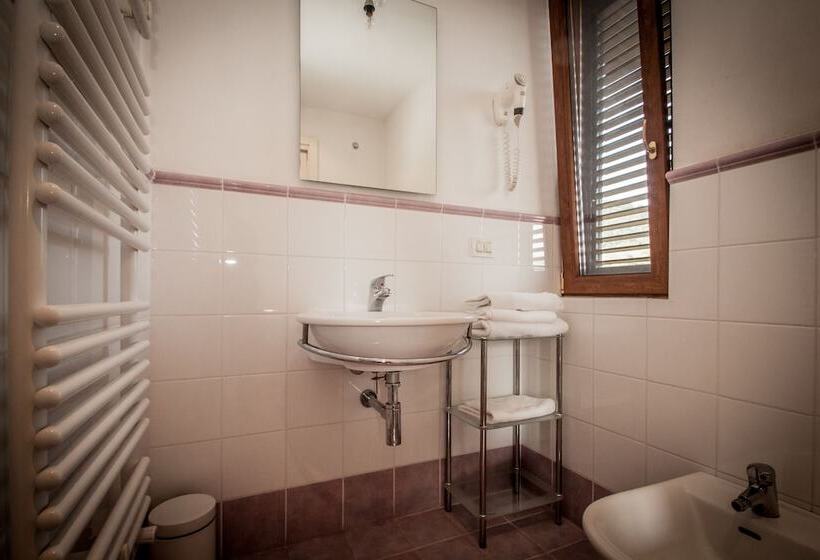 فندق Albergo Ristorante Bar Bertolini