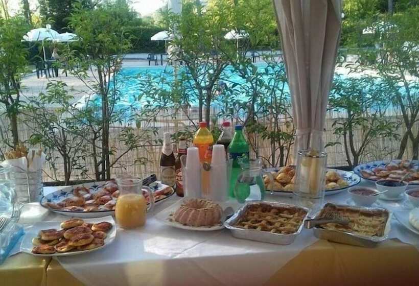 فندق Camping Rio Verde