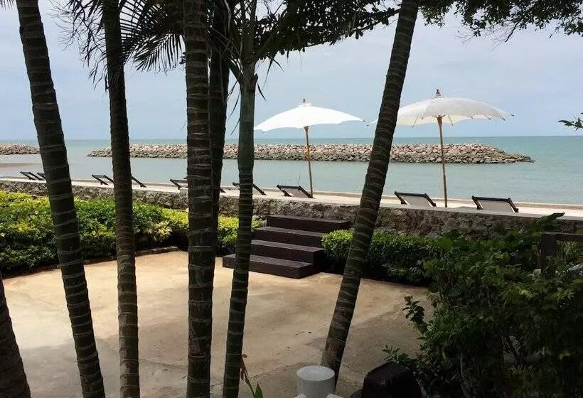 Hotelli Chomtalay Resort At Had Chaosamran Beach