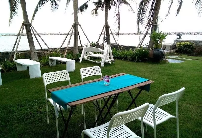 Hotelli Chomtalay Resort At Had Chaosamran Beach