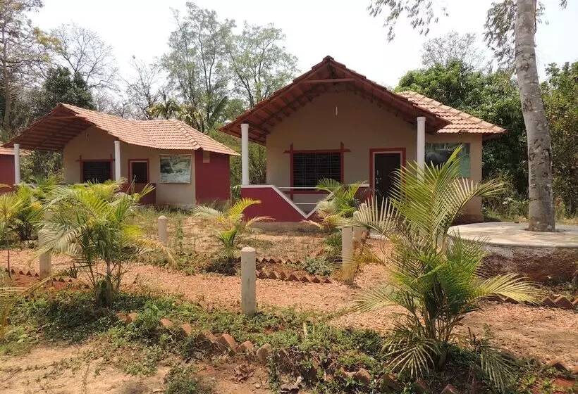 Hotelli Jungle Nest Homestay