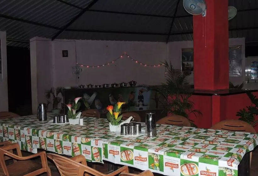 Hotelli Jungle Nest Homestay