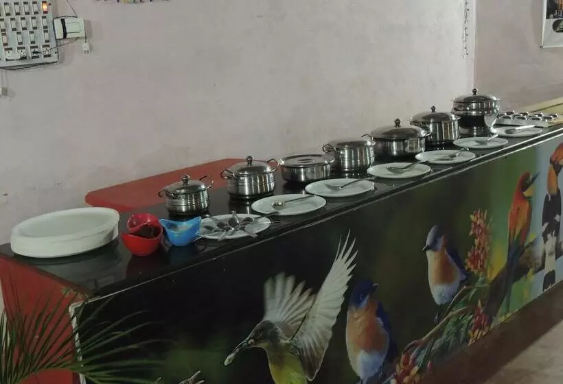 Hotelli Jungle Nest Homestay