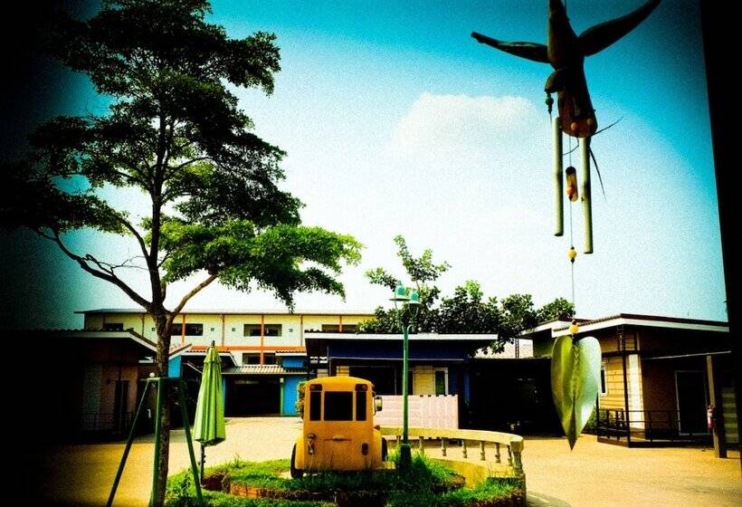 Отель Love Is Resort