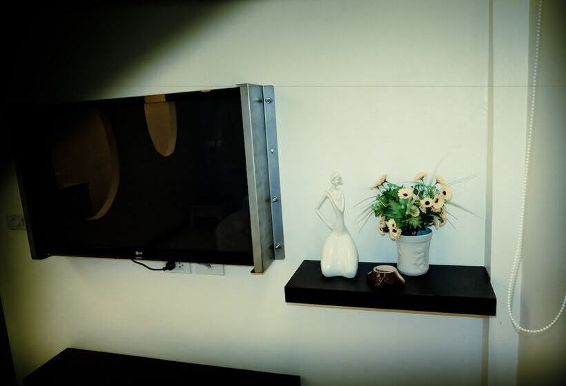 Отель Love Is Resort