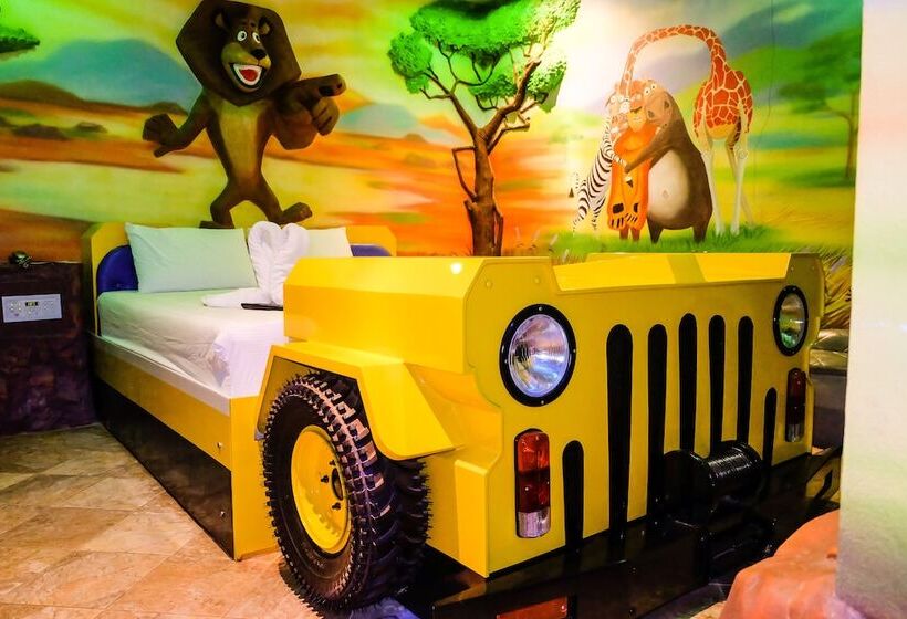 Отель Love Is Resort