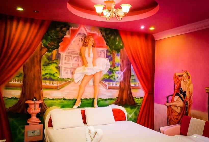 Отель Love Is Resort