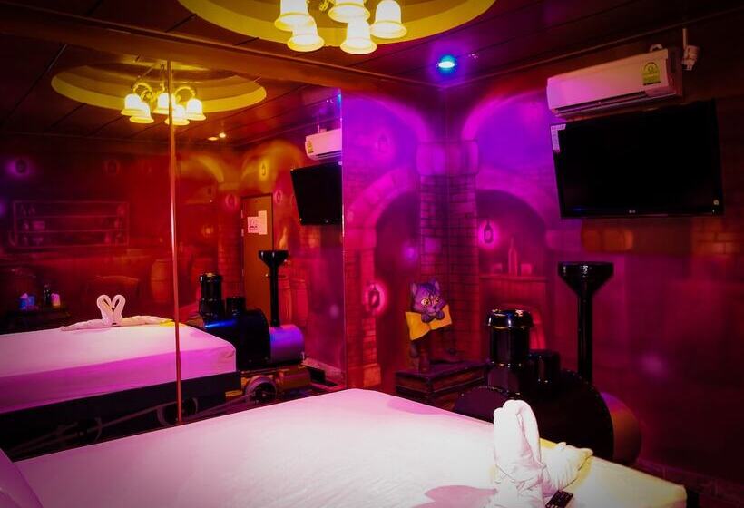 Отель Love Is Resort