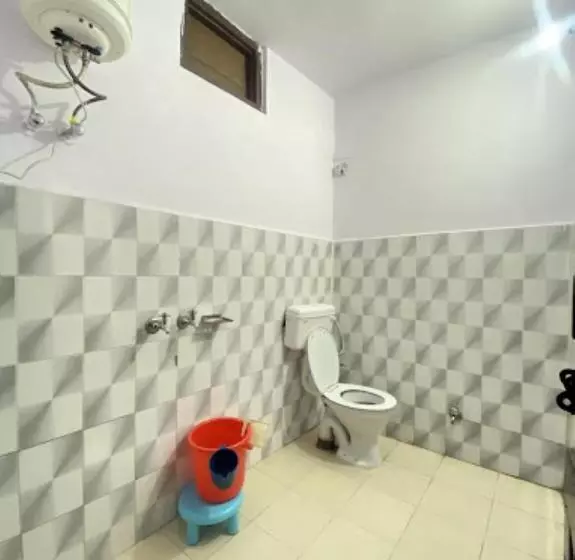 New Basera Hotel Sitapur