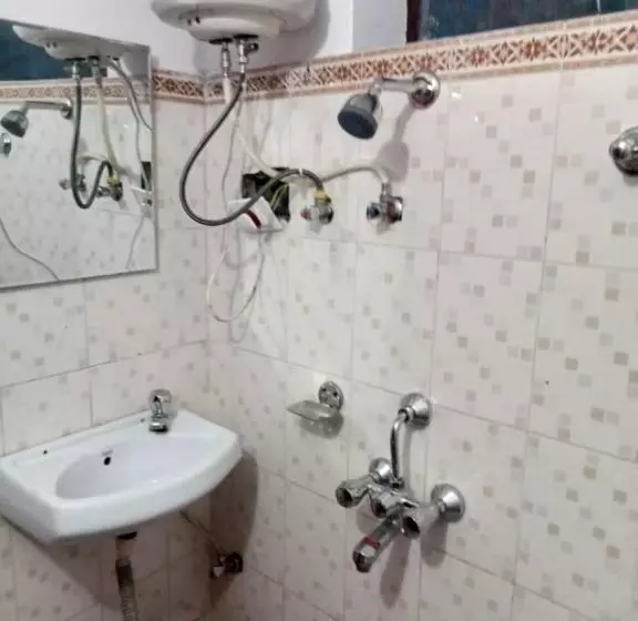 New Basera Hotel Sitapur