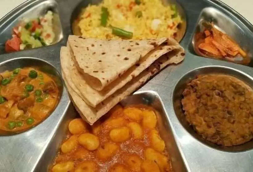 New Basera Hotel Sitapur