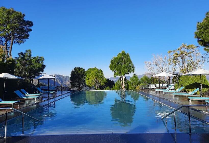 Hotel Suryavilas Luxury Resort & Spa