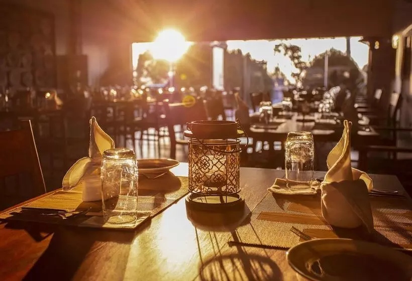 ホテル Suryavilas Luxury Resort & Spa