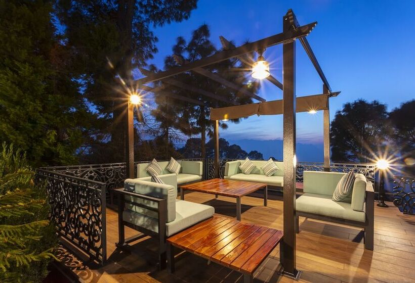 Hotel Suryavilas Luxury Resort & Spa