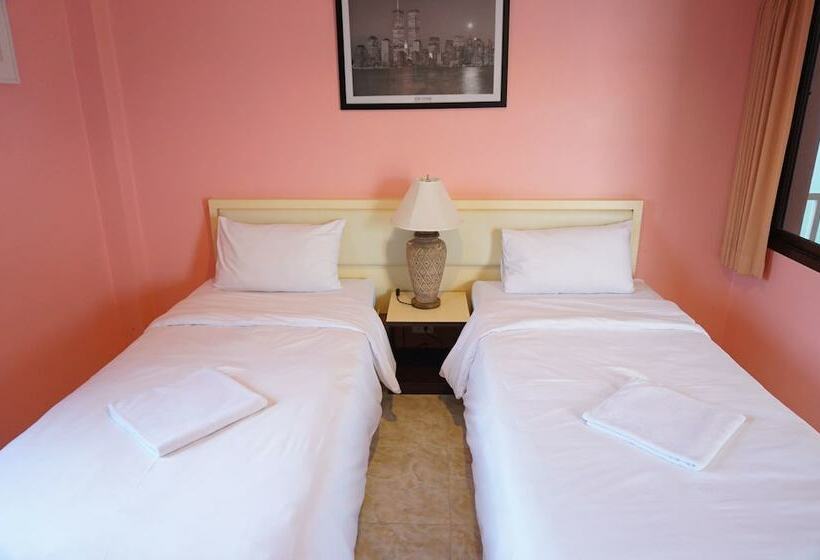 Hotel Pranee Mansion Airport