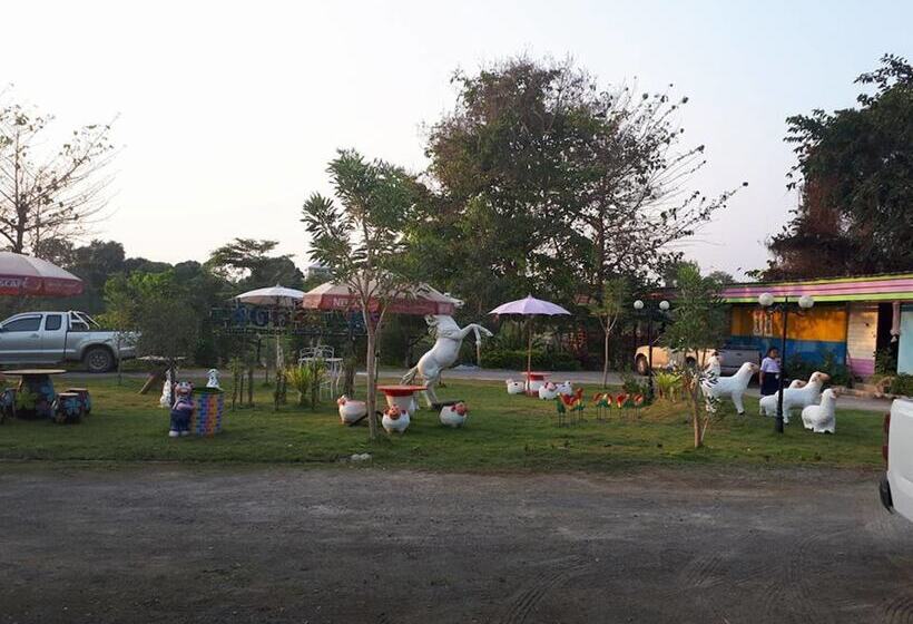 בית מלון כפרי Rimnam Tanaporn Resort