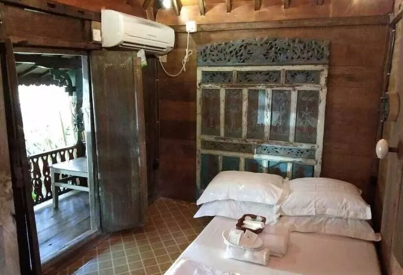 Hotel The Ermajas Pavilion