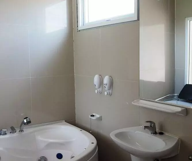 Hotelli Tonrak Resort