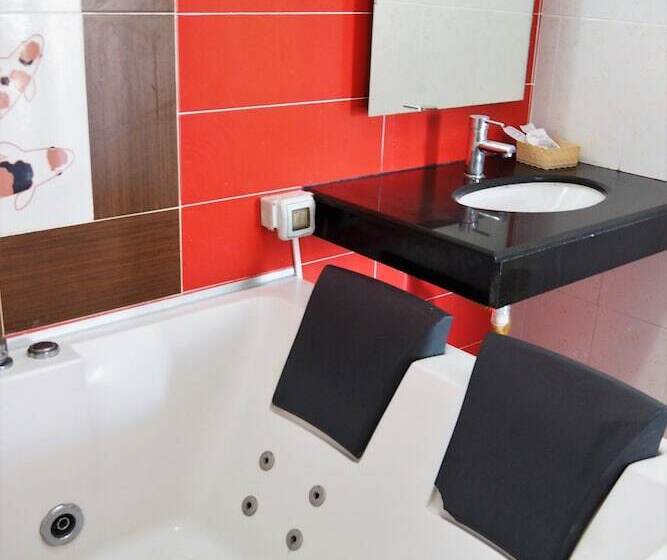 בית מלון כפרי Tonrak Resort