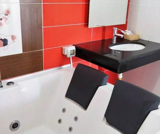 Hotelli Tonrak Resort