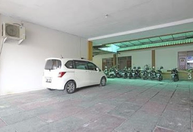 בית מלון כפרי Urban Malioboro Km 0