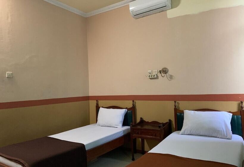 בית מלון כפרי Urban Malioboro Km 0