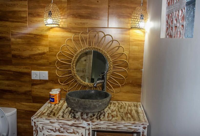 بنسيون Angels Bungalow Nusa Penida