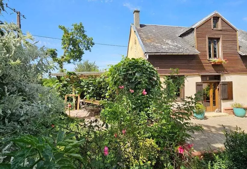 ペンション Au Refuge Des 3 Ours Chambres D Hôtes Et Cabanes