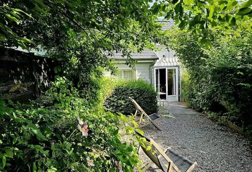 ペンション Au Refuge Des 3 Ours Chambres D Hôtes Et Cabanes