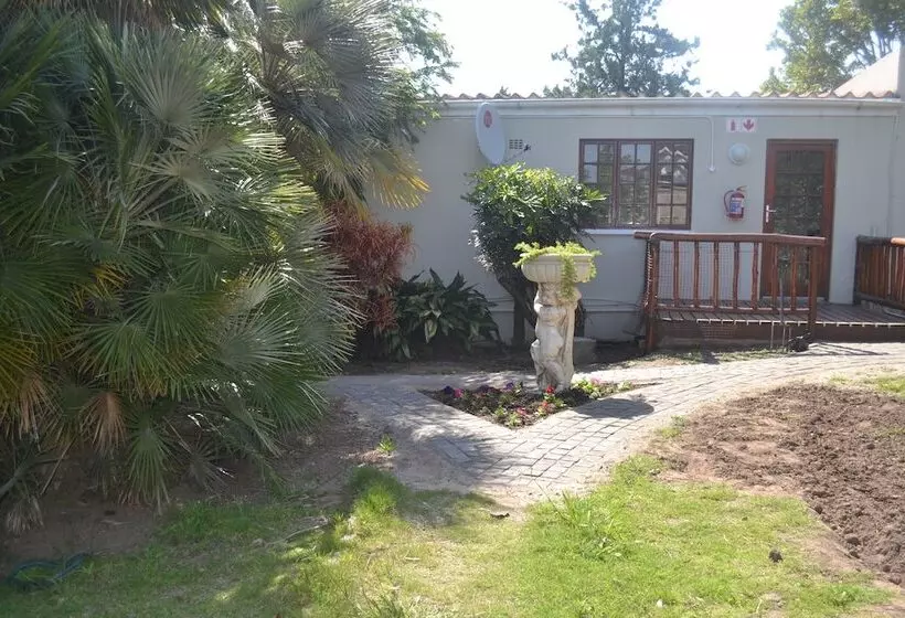 Majatalo Cycad Lodge