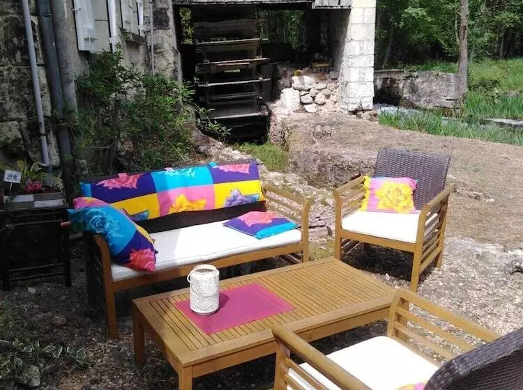 Majatalo Le Moulin Bertrand