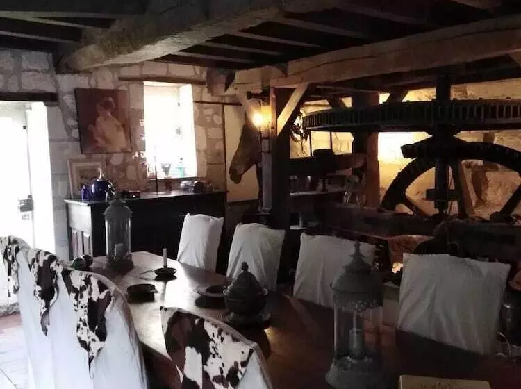 Majatalo Le Moulin Bertrand