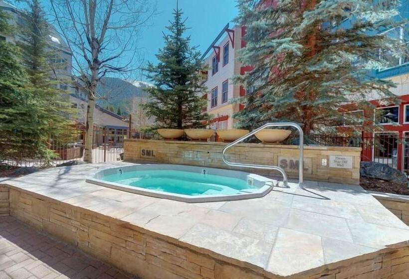 هتل 1 Bedroom Mountain Condo In River Run Village With Beautiful Mountain Views And Walking Distance To