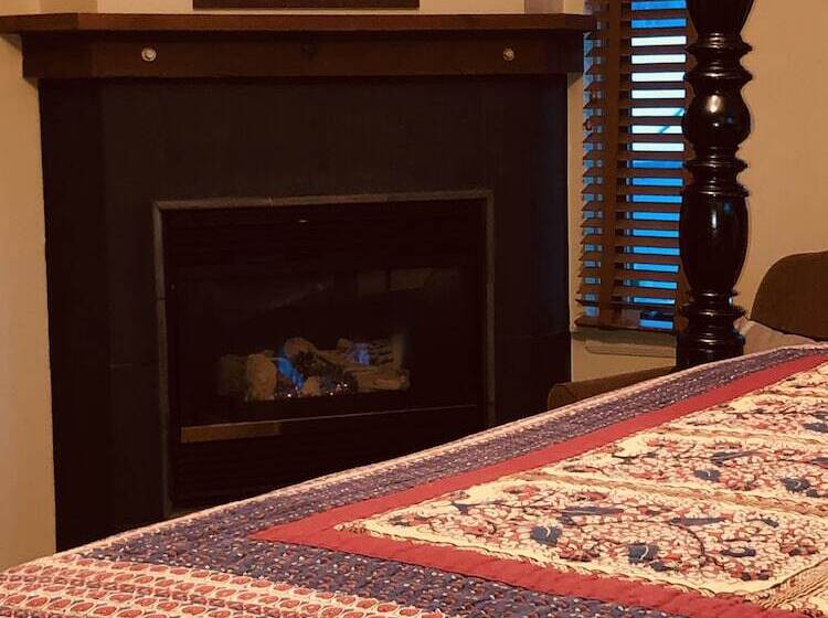 هتل Annabelle Inn