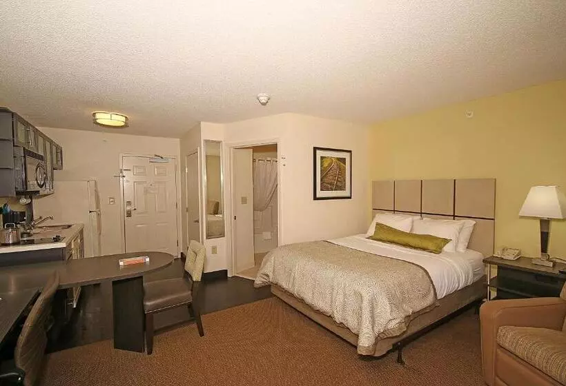 هتل Candlewood Suites Newport News Yorktown, An Ihg