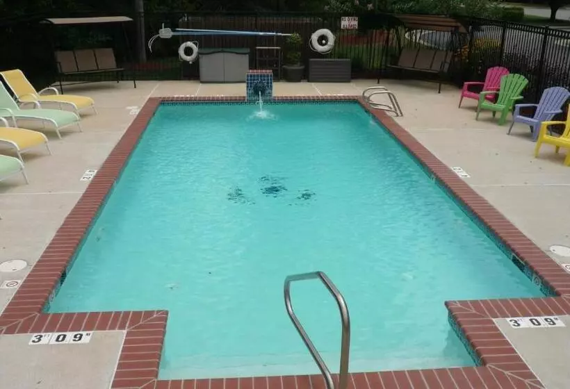 هتل Candlewood Suites Newport News Yorktown, An Ihg