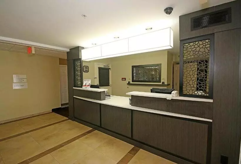 هتل Candlewood Suites Newport News Yorktown, An Ihg