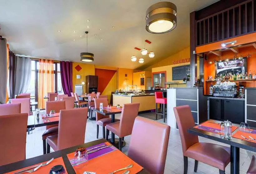 Fh Confort Hotel Orléans Co Met