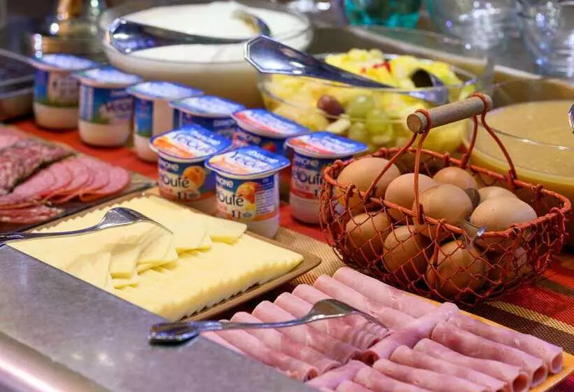 Fh Confort Hotel Orléans Co Met