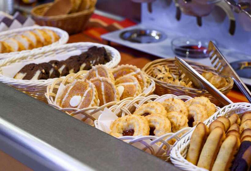 Fh Confort Hotel Orléans Co Met